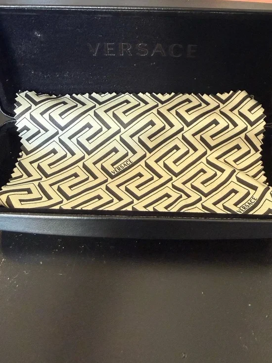 Versace Case and Cloth for Glasses or Sunglasses Case - Picture 6 of 6